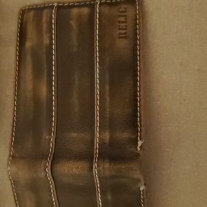 Relic wallet, like new with tin case.